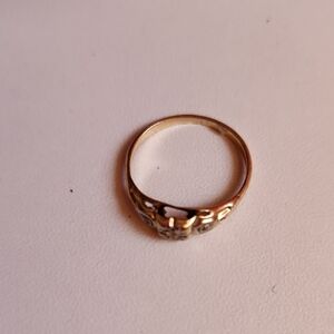 Elegant Gold Ring
